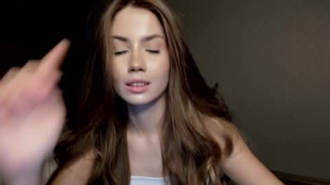 Snapshot of aurora_glow_21 chatting on 11/15/25, 06:04 Aurora online show from 11/15/25, 06:04