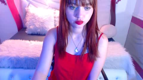 Snapshot of aurora_jones_ chatting on 09/16/25, 02:56 aurora jones online show from 09/16/25, 02:56