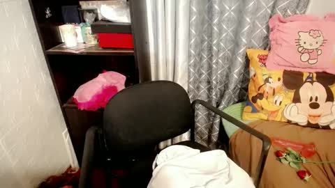 cute online show from 02/14/25, 11:42