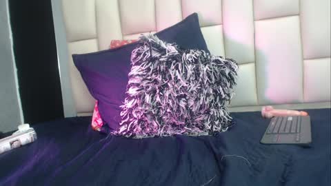 auroraa_miller online show from 12/24/24, 03:47