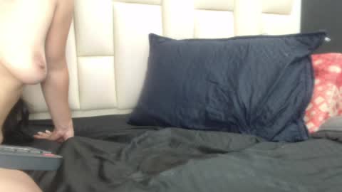 auroraa_miller online show from 01/08/25, 06:20