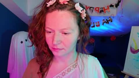 auroraborealis__ online show from 10/31/25, 07:09