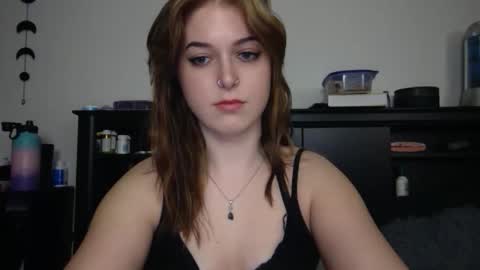 auroralightz1 online show from 11/11/25, 04:34