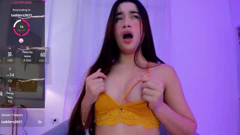 Aurora Miiller  online show from 11/05/25, 09:15