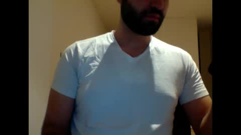 Snapshot of aussie099 chatting on 01/01/25, 10:21 aussie099 online show from 01/01/25, 10:21