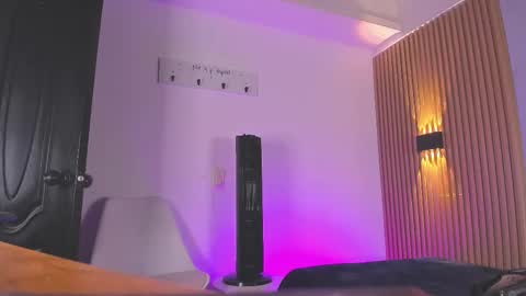 Snapshot of austin_rouse chatting on 10/31/25, 08:15 austin_rouse online show from 10/31/25, 08:15