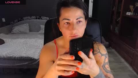 Ava online show from 11/10/25, 09:41