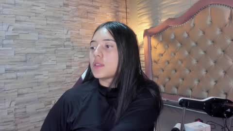 Snapshot of ava_broown chatting on 01/23/25, 01:19 online show from 01/23/25, 01:19