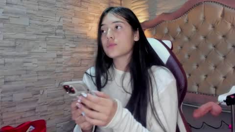 Snapshot of ava_broown chatting on 01/28/25, 03:04 online show from 01/28/25, 03:04