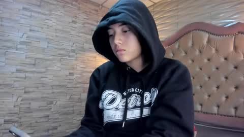Snapshot of ava_broown chatting on 02/04/25, 02:17 online show from 02/04/25, 02:17
