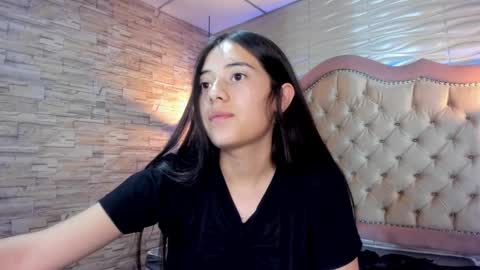 Snapshot of ava_broown chatting on 02/15/25, 08:44 online show from 02/15/25, 08:44