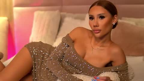 Ava online show from 11/25/25, 12:10