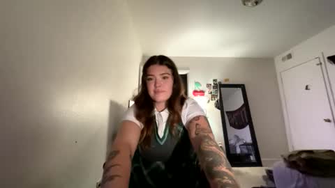 Snapshot of avalovesattention chatting on 11/01/25, 03:52 Ava Adorn online show from 11/01/25, 03:52