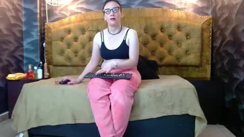 avanahomi online show from 09/20/25, 10:49