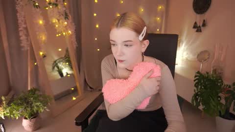 Snapshot of avaryder chatting on 10/01/25, 02:56 Ava online show from 10/01/25, 02:56
