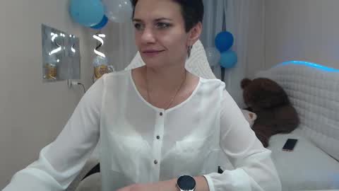 Snapshot of avasaturnian chatting on 09/28/25, 12:10 avasaturnian online show from 09/28/25, 12:10