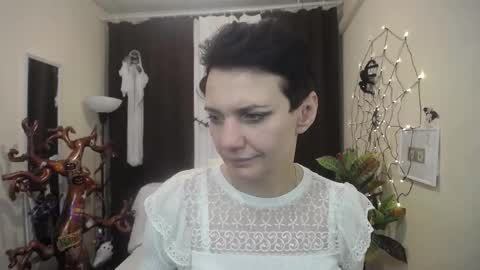 avasaturnian online show from 10/15/25, 12:27