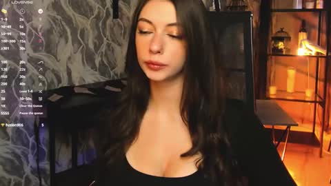 Snapshot of aveangela chatting on 10/29/25, 08:54 Avie online show from 10/29/25, 08:54