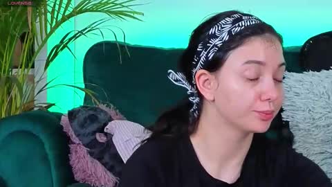 AveryWillow online show from 11/01/25, 04:58