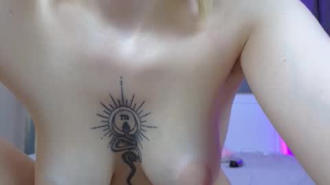 Snapshot of avgustina_love chatting on 03/05/25, 11:49 avgustina_love online show from 03/05/25, 11:49