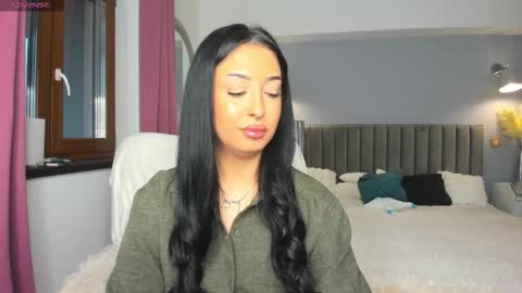 Snapshot of awesome_jolie chatting on 11/11/25, 06:13 Jolie online show from 11/11/25, 06:13