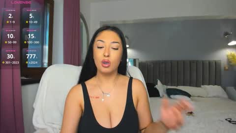 Snapshot of awesome_jolie chatting on 11/15/25, 07:49 Jolie online show from 11/15/25, 07:49