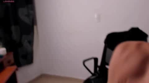 axel davis  online show from 11/18/25, 09:03