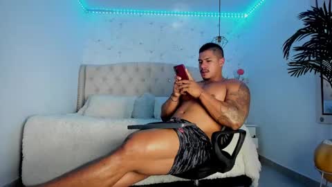 Snapshot of axel_daviss1 chatting on 09/12/25, 01:44 Axel Daviss online show from 09/12/25, 01:44