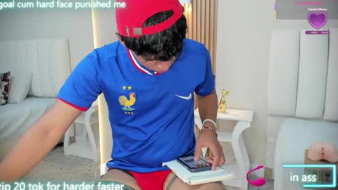 Alex online show from 10/21/25, 04:24