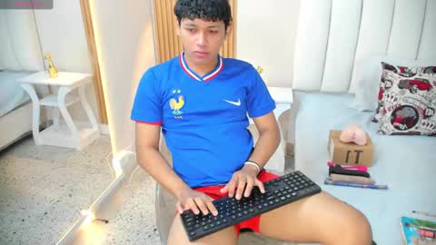 Alex online show from 11/07/25, 04:01