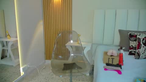 Alex online show from 11/19/25, 02:22