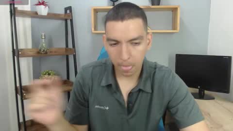 Snapshot of axel_stones_ chatting on 10/20/25, 01:44 axel_stones_ online show from 10/20/25, 01:44