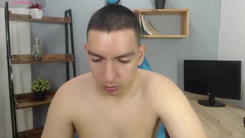 Snapshot of axel_stones_ chatting on 10/21/25, 01:45 axel_stones_ online show from 10/21/25, 01:45