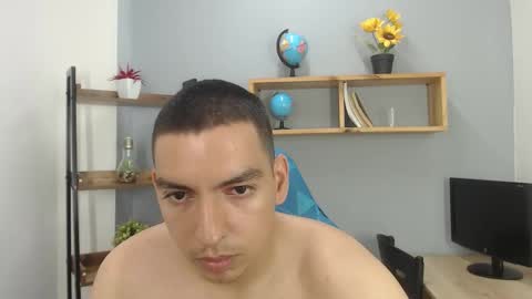 Snapshot of axel_stones_ chatting on 10/22/25, 02:39 axel_stones_ online show from 10/22/25, 02:39
