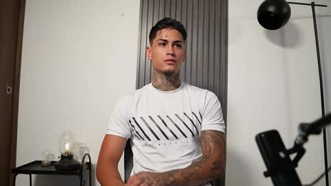 Agustin online show from 10/15/25, 08:20