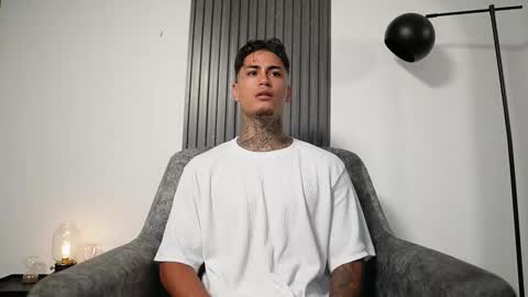 Agustin online show from 10/17/25, 09:06