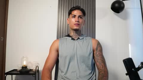 Agustin online show from 10/21/25, 07:47