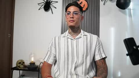 Agustin online show from 10/31/25, 08:54