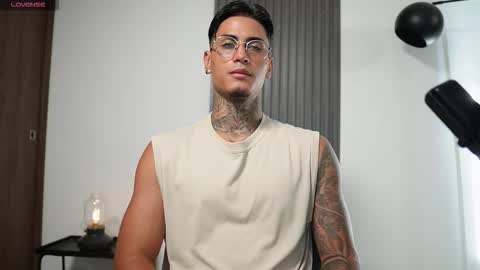 Agustin online show from 11/10/25, 08:19