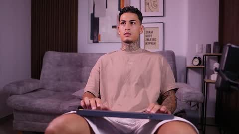 Agustin online show from 11/16/25, 11:10