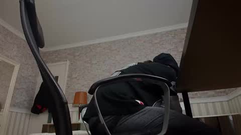 Snapshot of axelcolton chatting on 12/12/24, 10:56 AxelColton online show from 12/12/24, 10:56