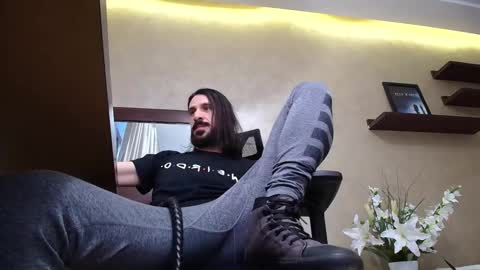 Snapshot of axelcolton chatting on 12/17/24, 09:39 AxelColton online show from 12/17/24, 09:39