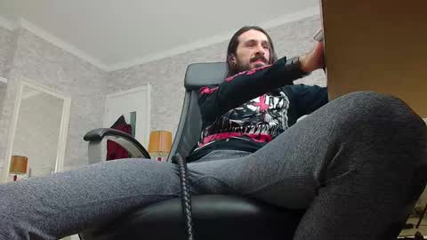 Snapshot of axelcolton chatting on 12/23/24, 06:22 AxelColton online show from 12/23/24, 06:22