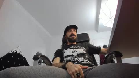 Snapshot of axelcolton chatting on 01/06/25, 05:41 AxelColton online show from 01/06/25, 05:41