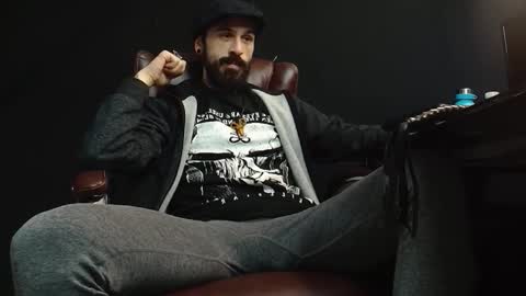 Snapshot of axelcolton chatting on 01/13/25, 06:16 AxelColton online show from 01/13/25, 06:16