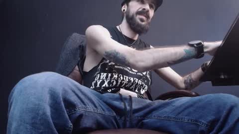 Snapshot of axelcolton chatting on 02/05/25, 10:08 AxelColton online show from 02/05/25, 10:08
