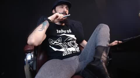 Snapshot of axelcolton chatting on 02/25/25, 06:03 AxelColton online show from 02/25/25, 06:03