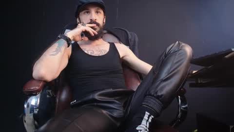 Snapshot of axelcolton chatting on 02/27/25, 10:04 AxelColton online show from 02/27/25, 10:04
