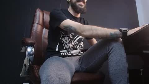 Snapshot of axelcolton chatting on 03/02/25, 08:27 AxelColton online show from 03/02/25, 08:27