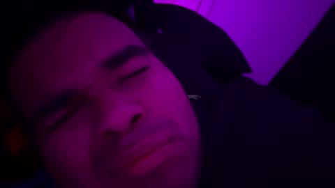 axelfigueroa2 online show from 10/25/25, 05:26